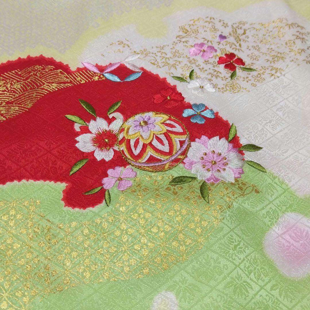 正絹綸子☆暈しに金彩ほぼ総刺繡の一つ身と新品友禅被布☆3歳七五三向け祝い着