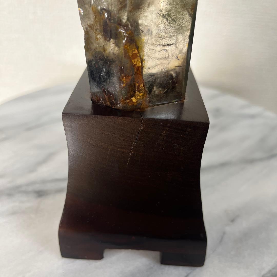 【天然石】 庭園水晶　ガーデンクォーツ ポイント 六角柱 台座付き 置物