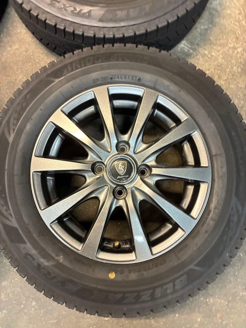 ブリヂストン美品❗️175/70R14スタッドレスセット❗️