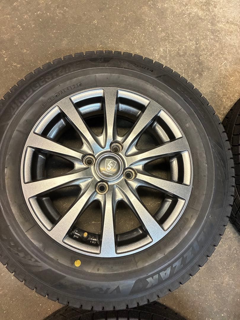 ブリヂストン美品❗️175/70R14スタッドレスセット❗️