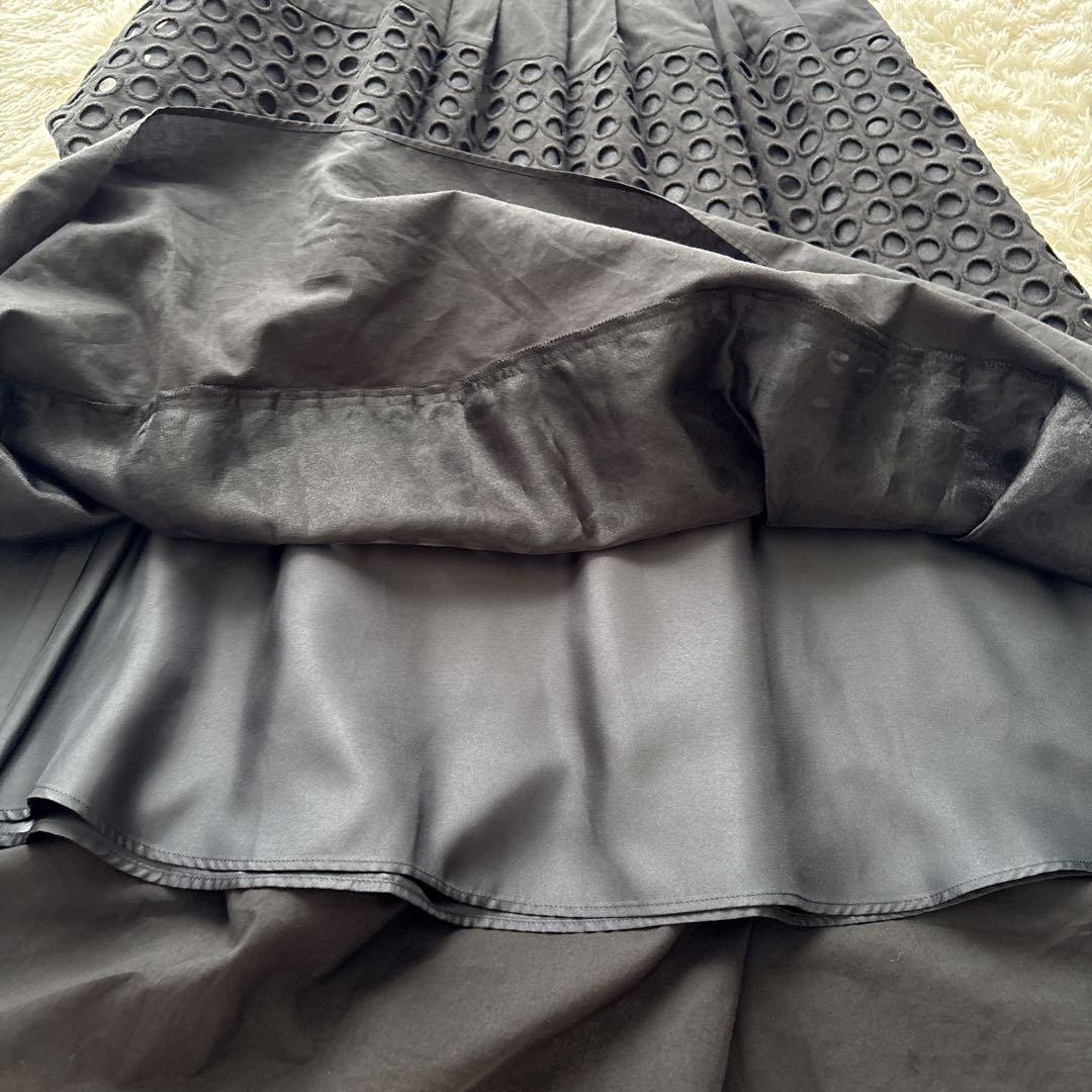 【新品タグ付き】アドーア アイレット エンブロイダリー スカート ロング 黒 Ｍ