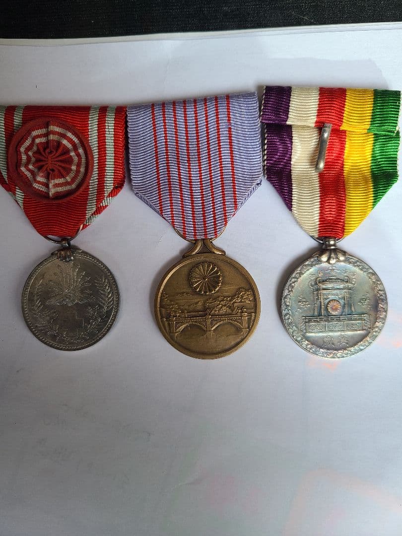 「支那事変従軍記章」、「昭和大礼記念章」、「紀元二千六百年祝典記念章」セット