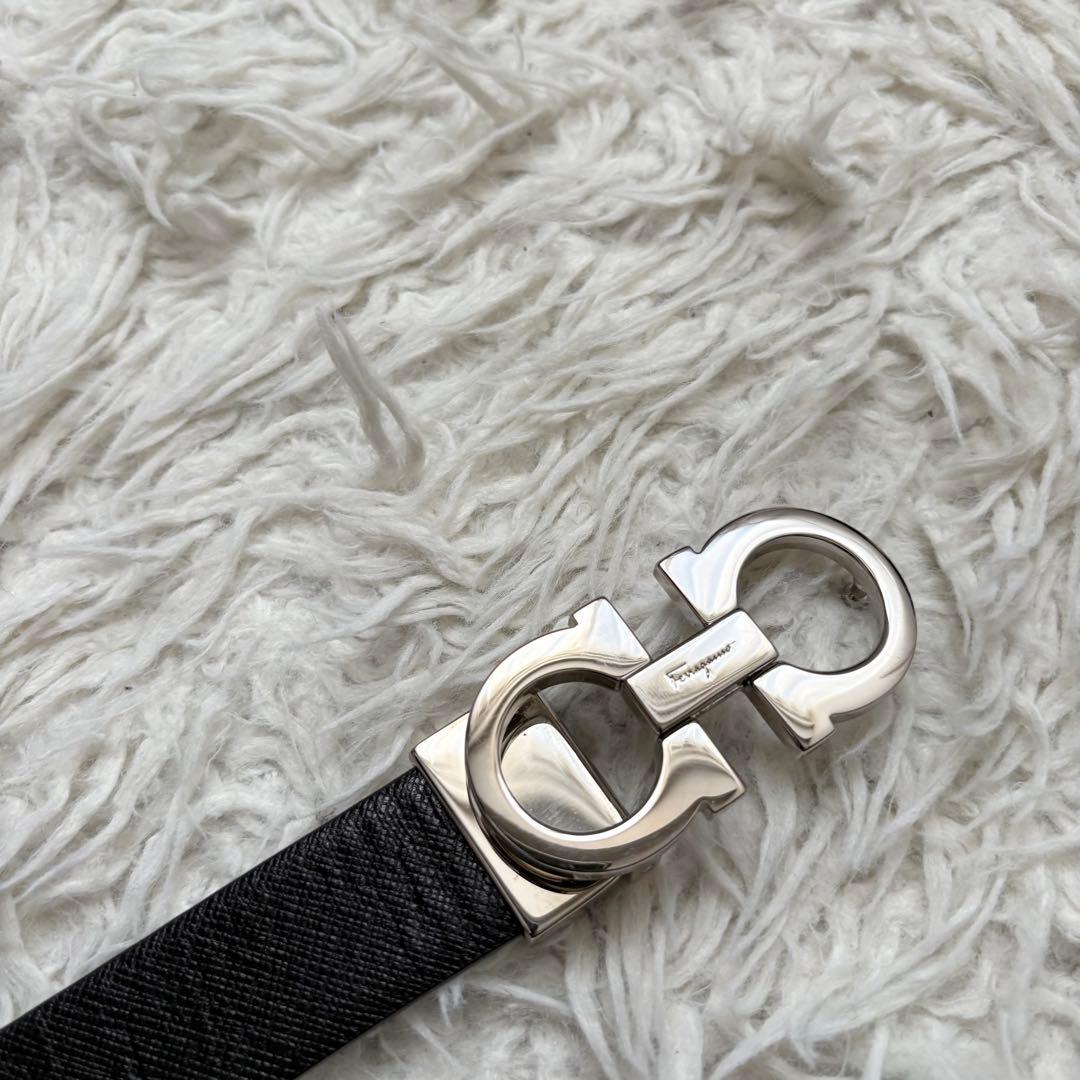 極美品　Ferragamo　ダブルガンチーニ　リバーシブルベルト　レディース