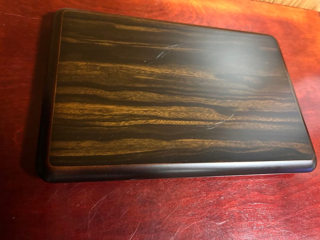 木製ストライプ模様花瓶台