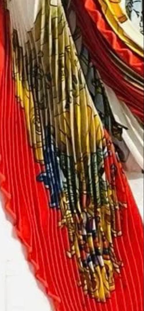 美品本物 HERMES エルメス プリーツスカーフ カレシルク100％