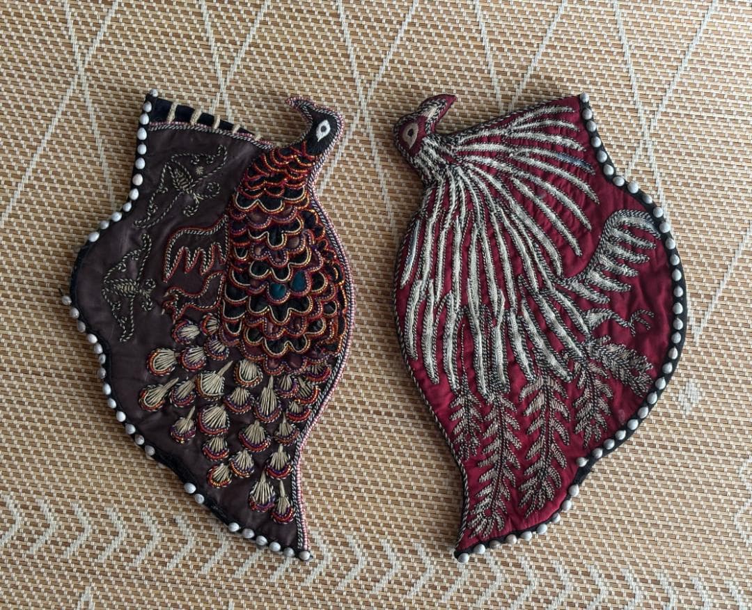 ✦雛がまもる心のおまもり帽✦ 伝統的な鶏型刺繍帽子