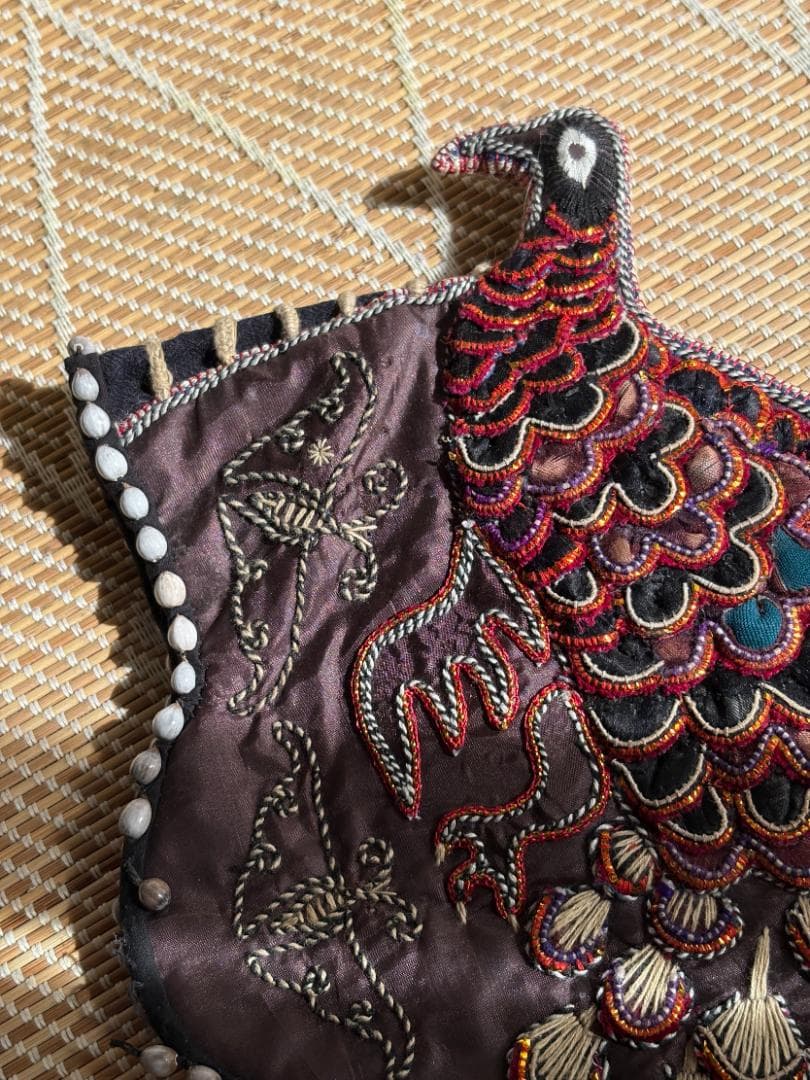 ✦雛がまもる心のおまもり帽✦ 伝統的な鶏型刺繍帽子