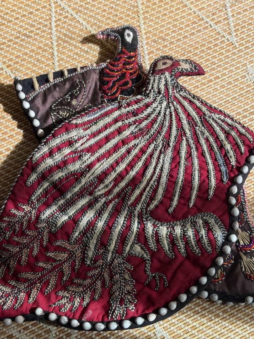 ✦雛がまもる心のおまもり帽✦ 伝統的な鶏型刺繍帽子