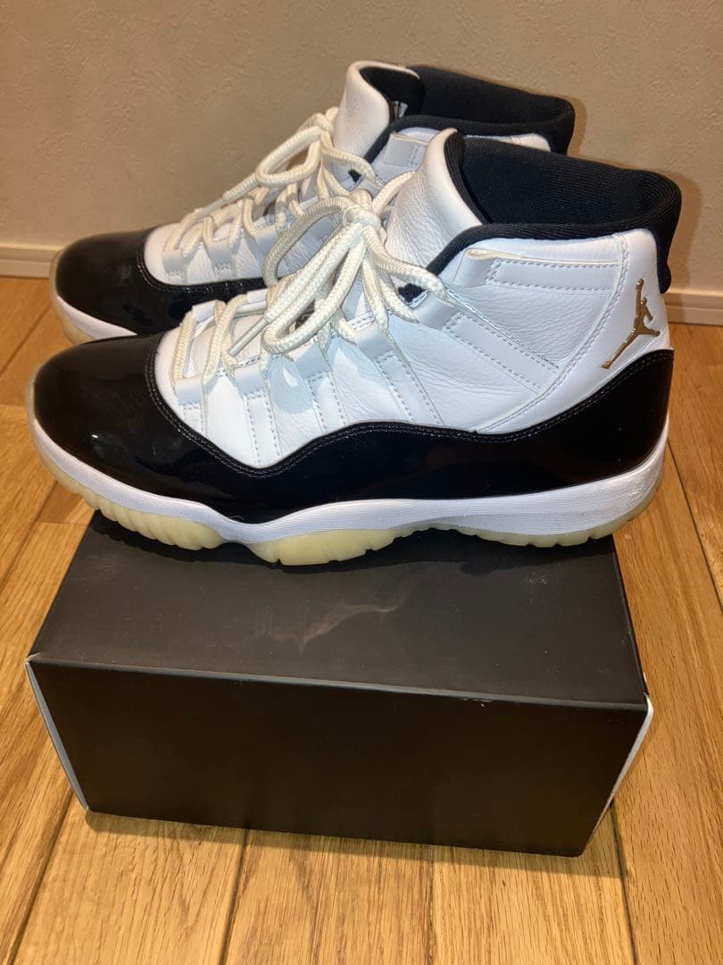 エアジョーダン11 レトロ　グラティチュード