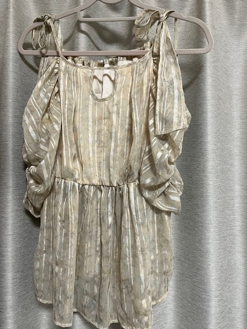 Deicy me couture gardenia トップス