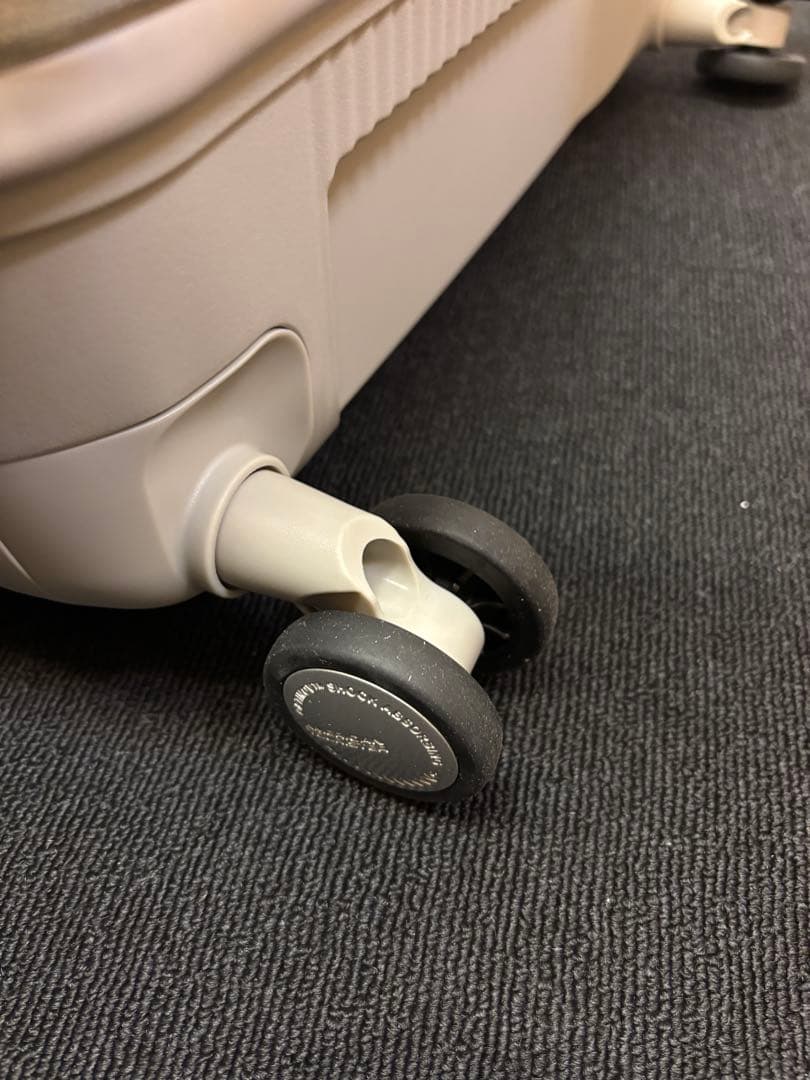 アメリカンツーリスター キャリーケース キュリオ Curio スピナー75/28