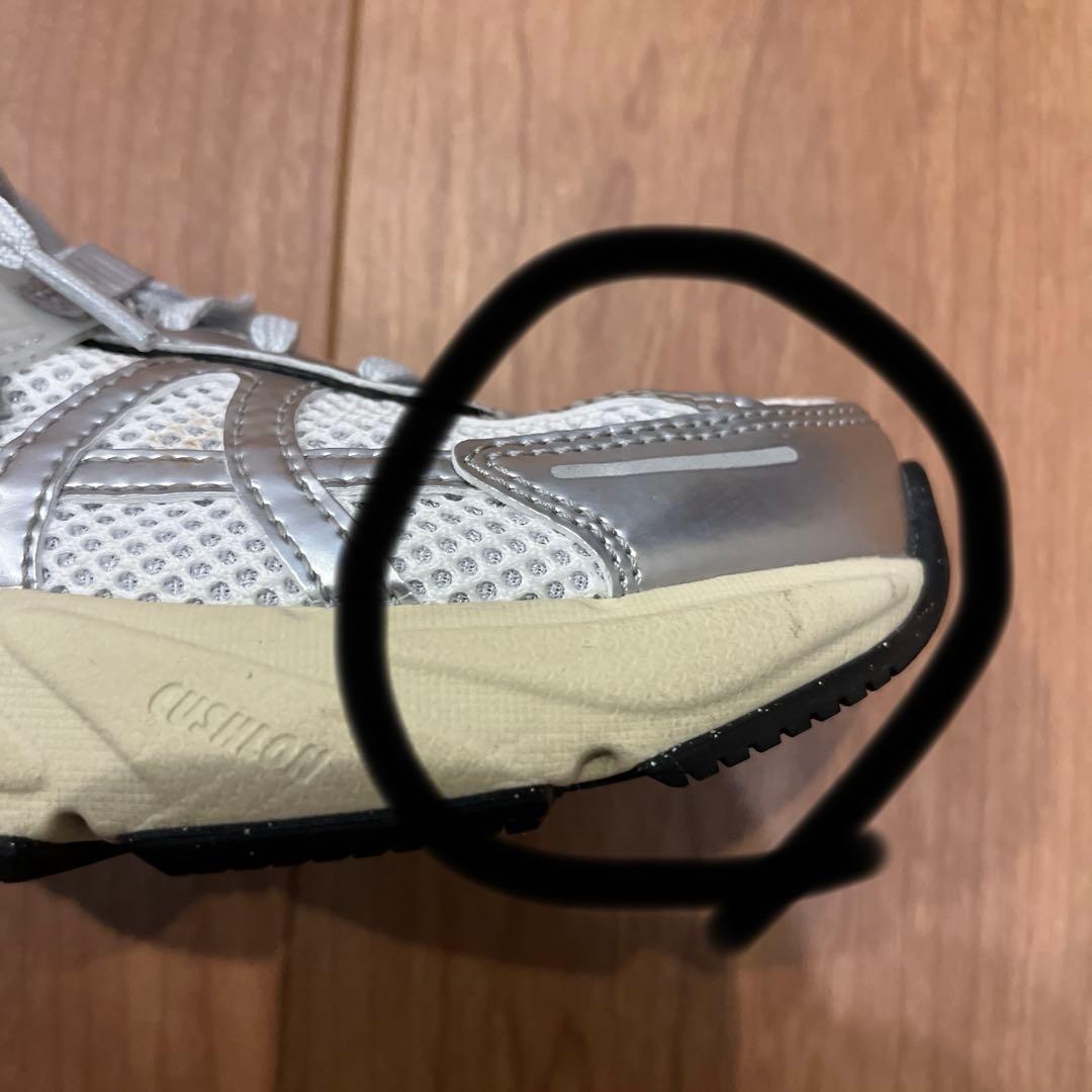 【美品】NIKE W V2K RUN サミットホワイト×シルバー24cm 箱付