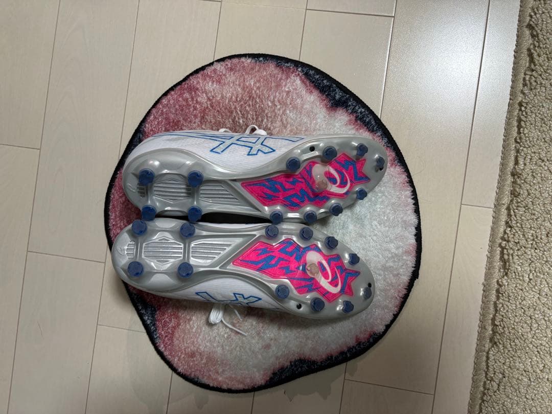 ASICS サッカーシューズ ホワイト/ブルー