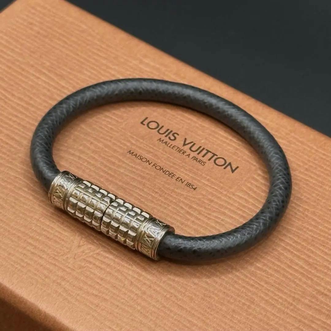 LOUIS VUITTON ブラスレ ディジット タイガ M6629E