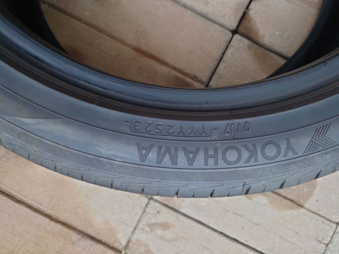 送料込　225/45R18 YOKOHAMA ADVAN dB V552　4本