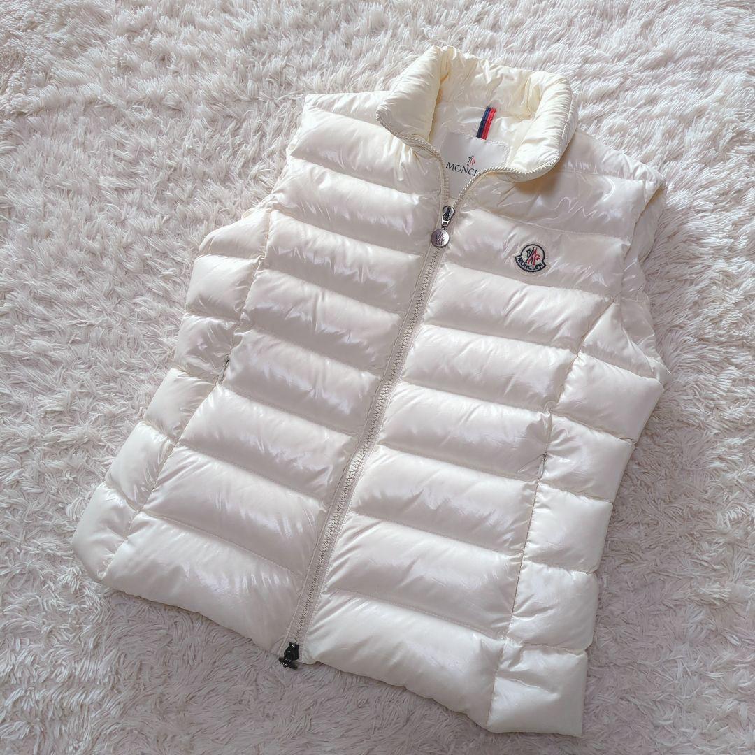 パワーMONCLER　GHANY GILET　ダウンベスト　ロゴワッペン