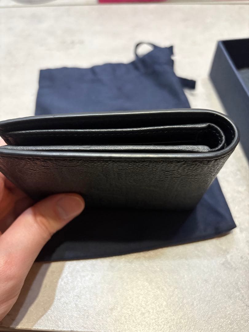 Dior ブラックレザー 二つ折り財布　メンズ