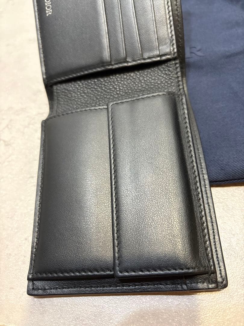 Dior ブラックレザー 二つ折り財布　メンズ