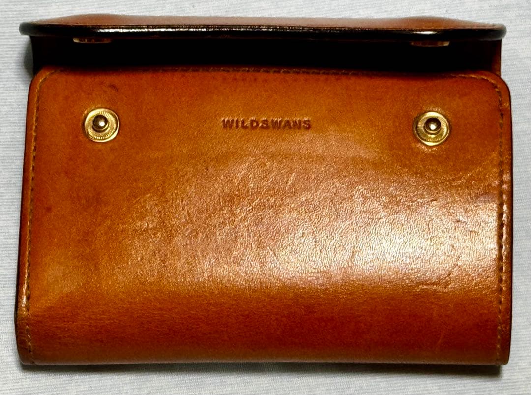 い*け様 WILD&SWANS ブラウン 三つ折り財布