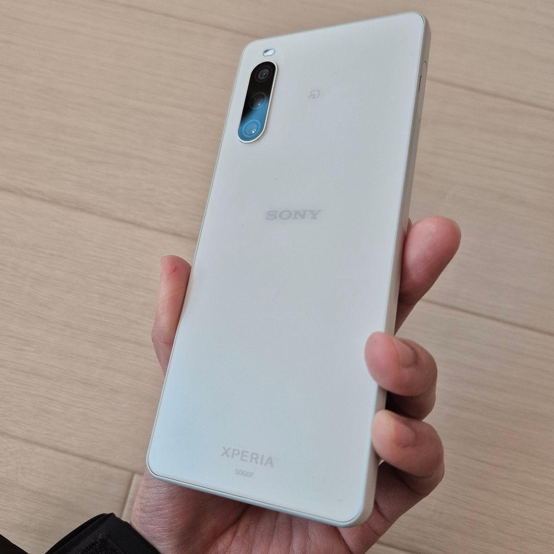 ​美品 Xperia 10 IV ホワイト 128GB SOG07 SIMフリー