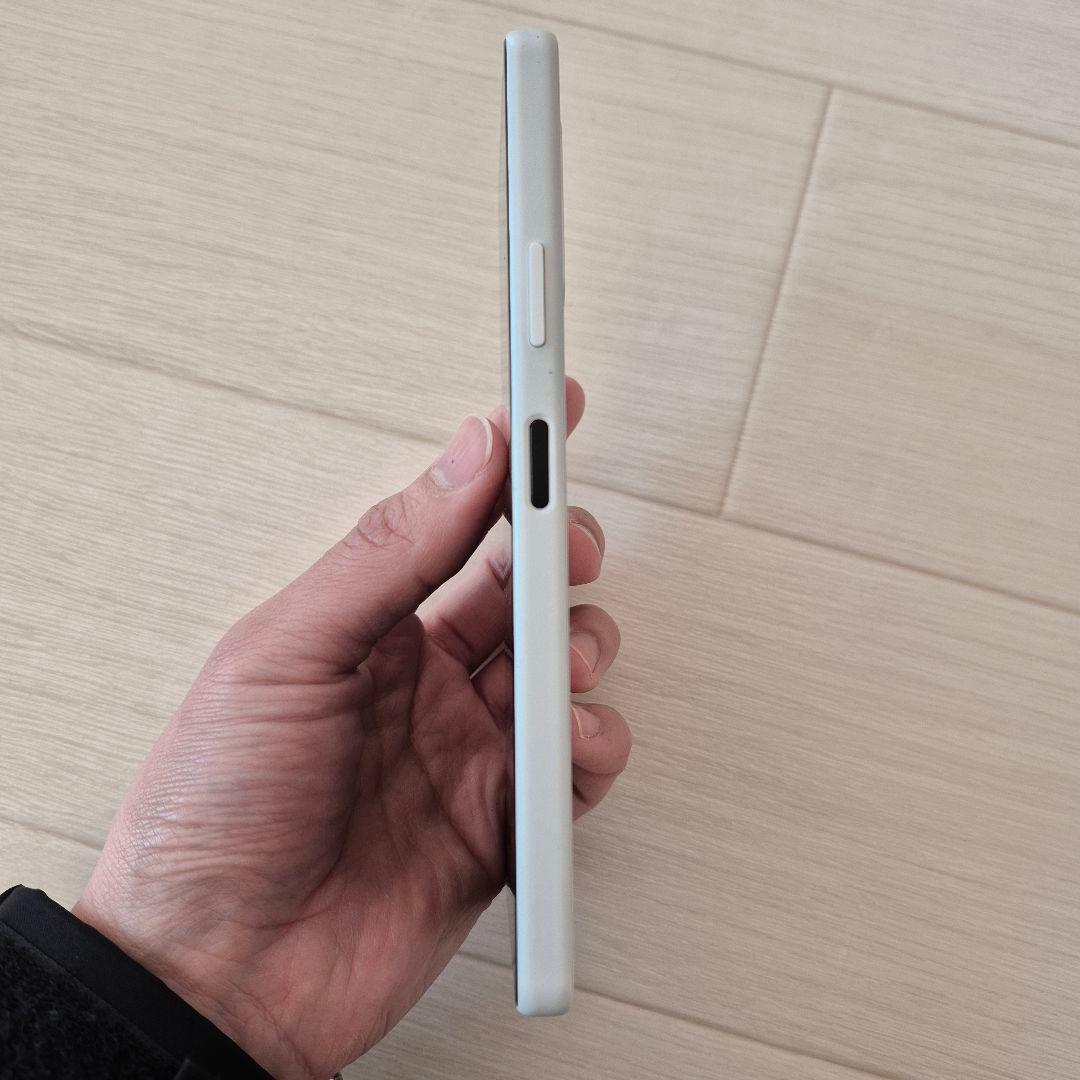 ​美品 Xperia 10 IV ホワイト 128GB SOG07 SIMフリー