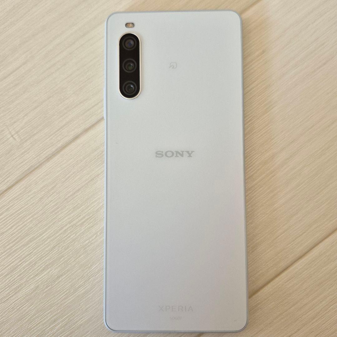 ​美品 Xperia 10 IV ホワイト 128GB SOG07 SIMフリー