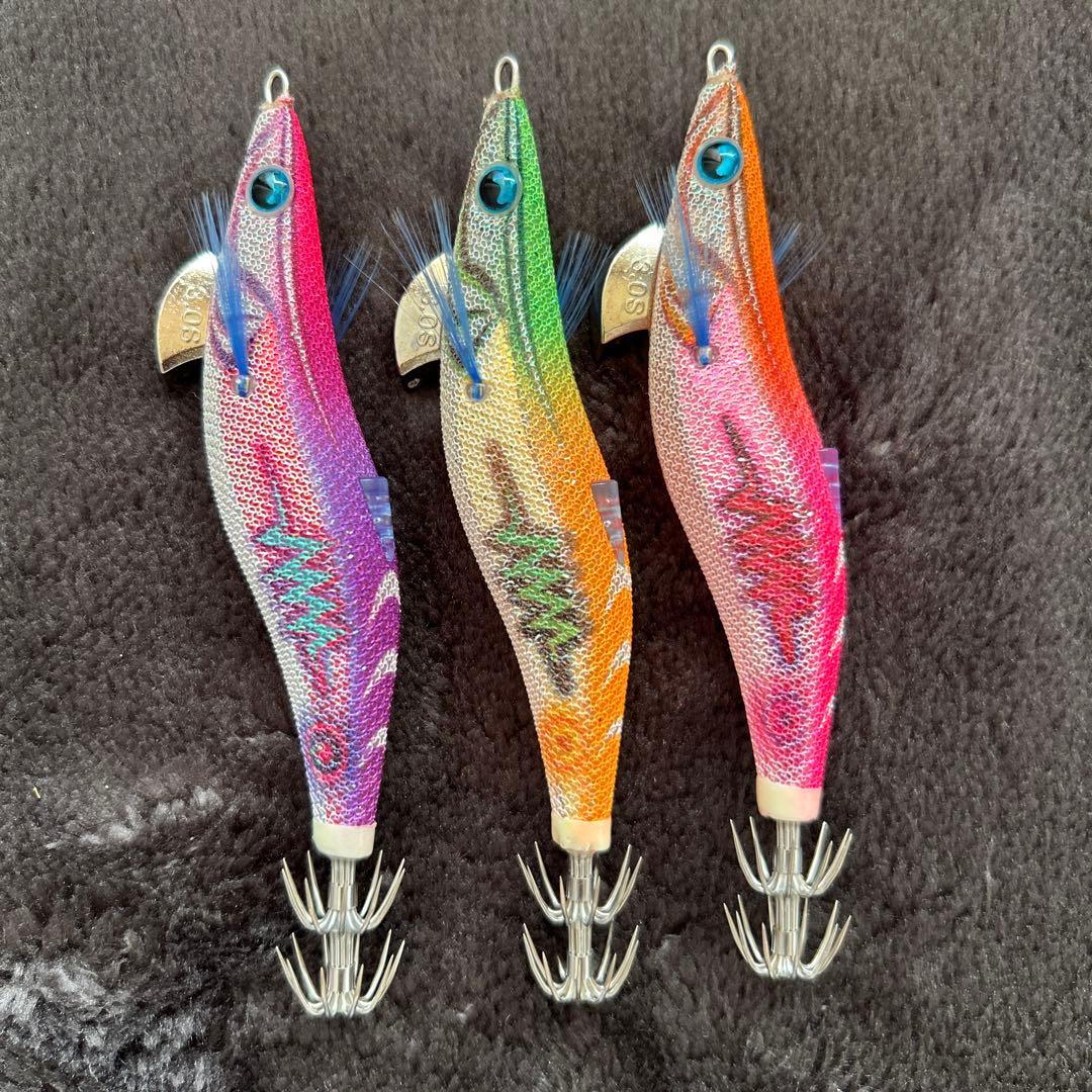 エギ王ライブ３.０号×５個、サーチ３.０号×３個、ライブ３.５号×２個(限定色)