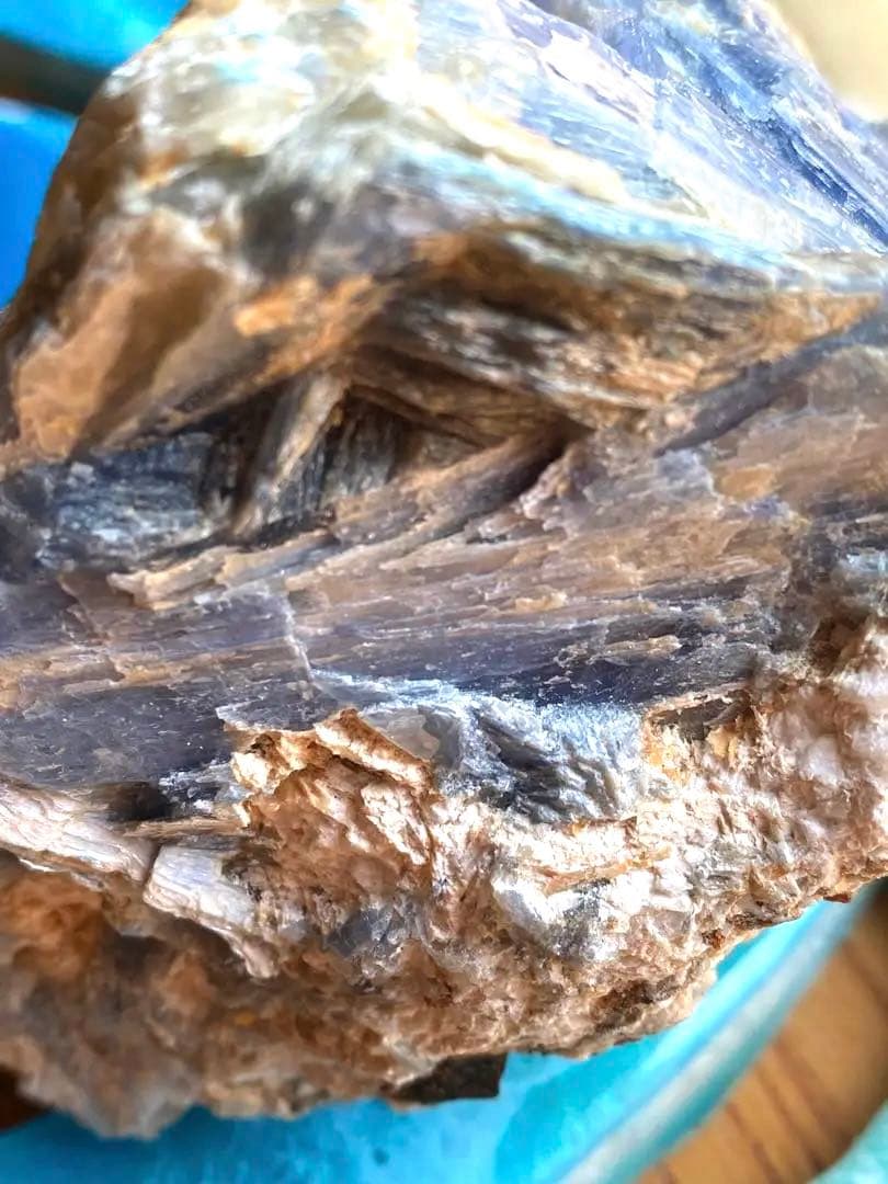 カイヤナイト原石