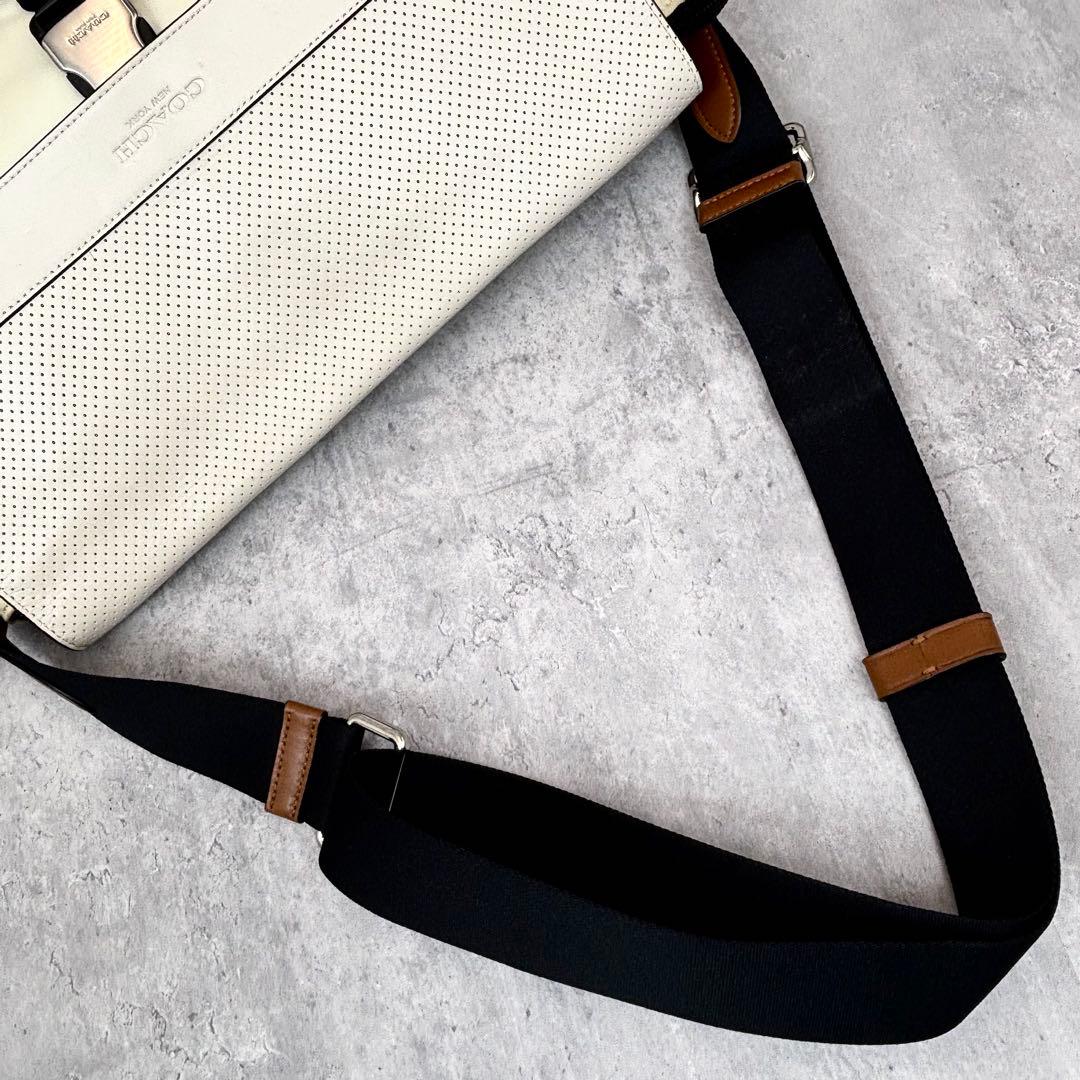 【極美品✨】 コーチ メッセンジャーバッグ レザー ホワイト ブラック