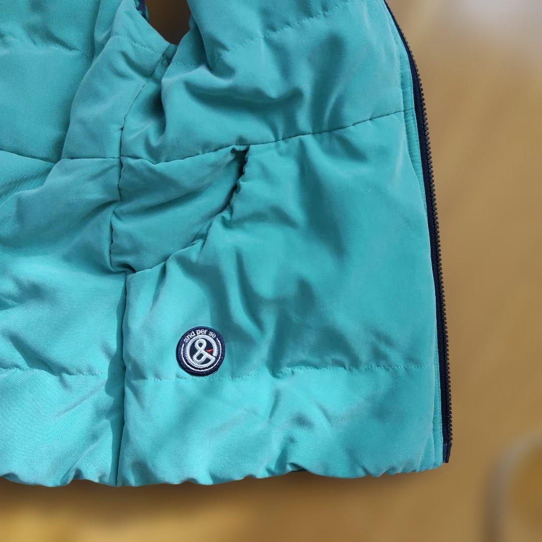 アンパスィリバーシブルフード付きダウンベスト