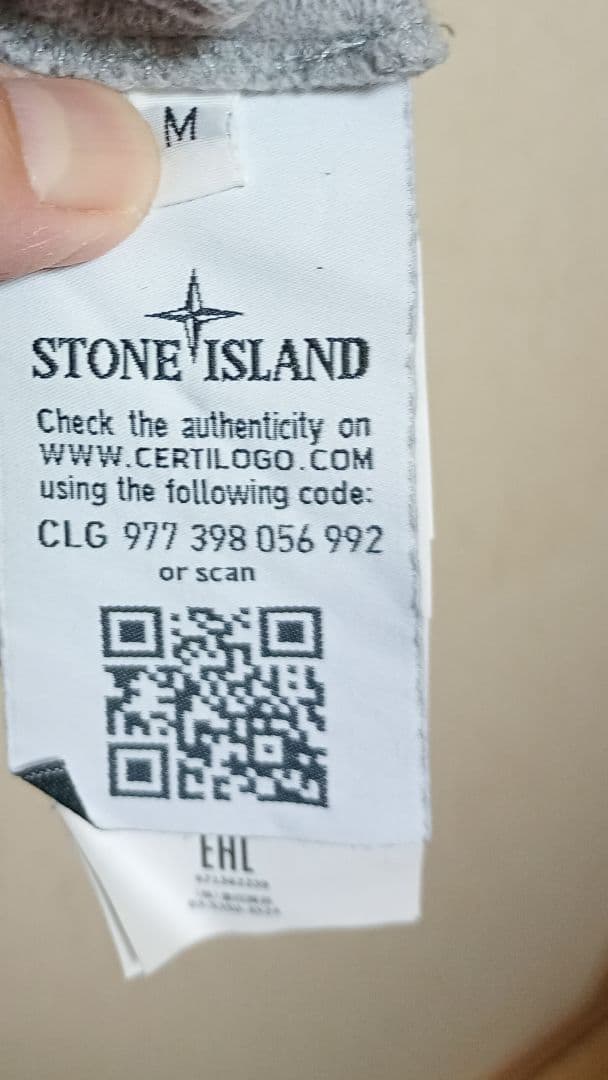 日曜日まで出品　最終プライス　STONE  　パーカー美品　正規商品