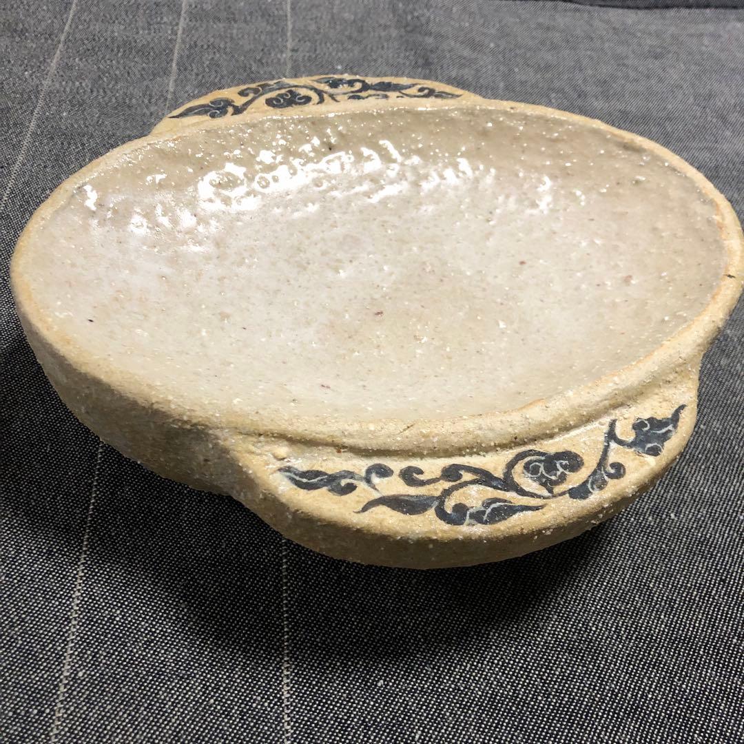 松本郁美さん　灰陶加彩耳付き皿 大