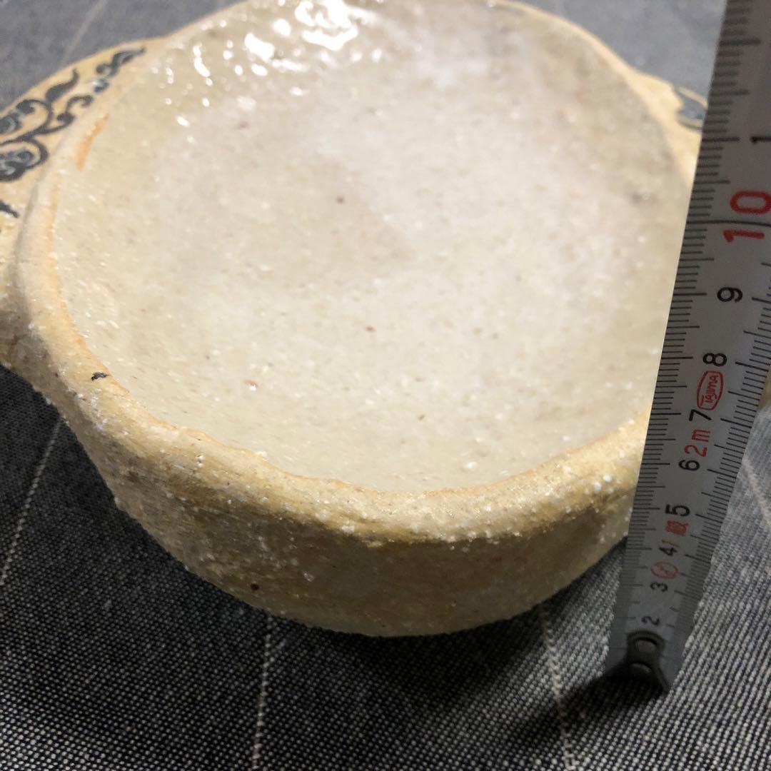 松本郁美さん　灰陶加彩耳付き皿 大