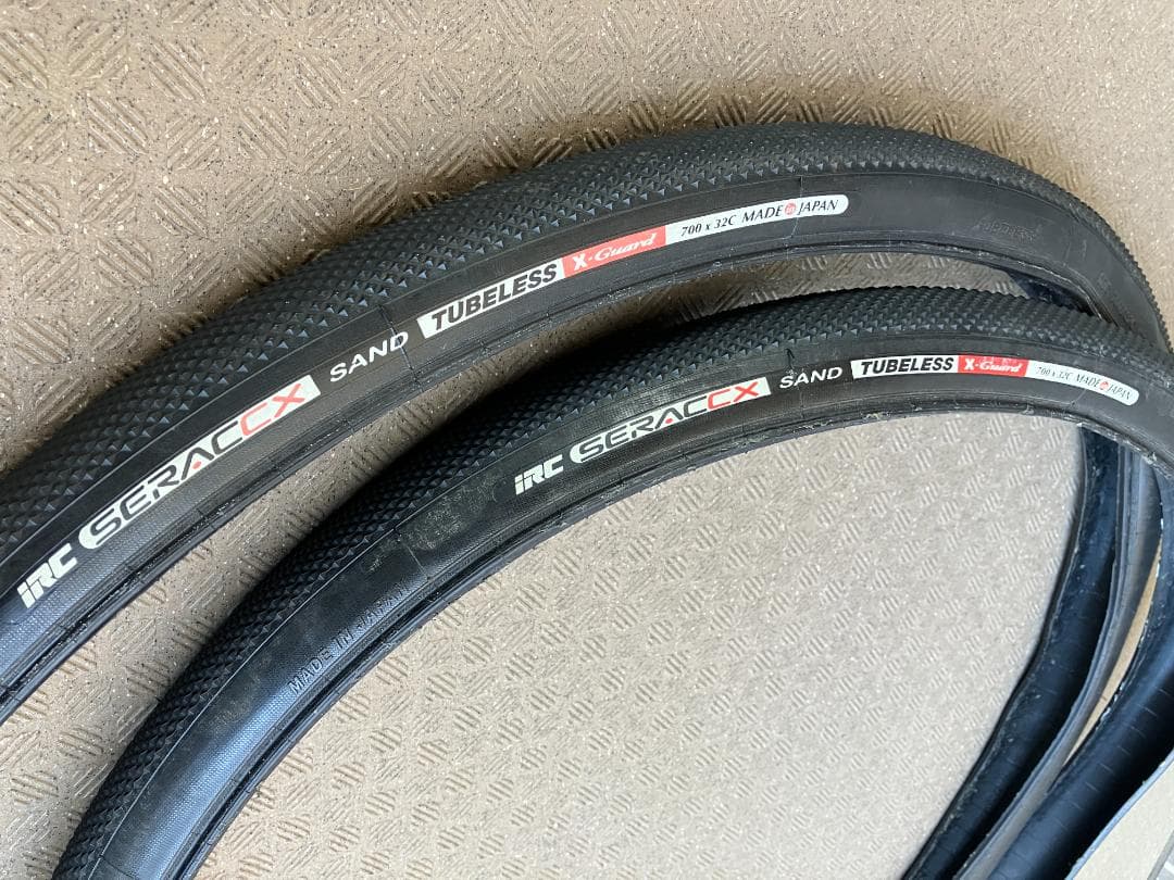 IRC SERAC CX SAND tubeless 700*32C 2本
