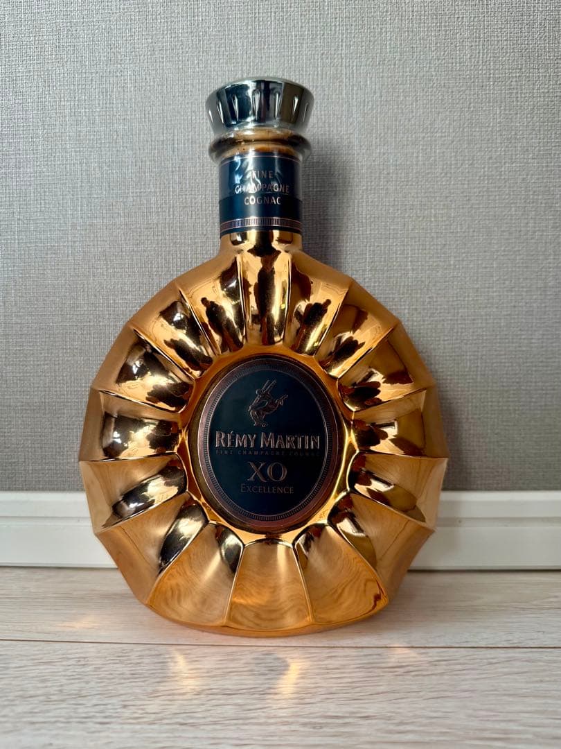 [未開栓]Rémy Martin XO コニャック フラワー型ボトル700ml