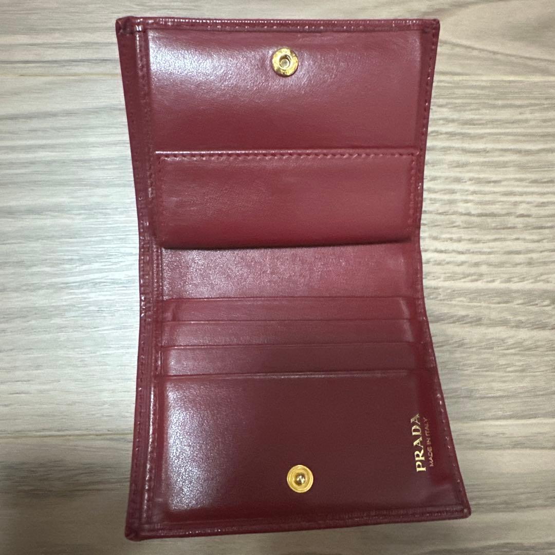 PRADA 折りたたみ財布