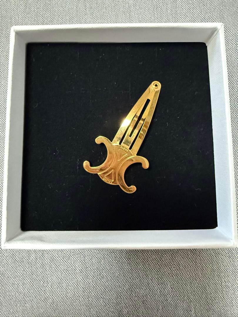 CELINE スナップ ヘアクリップ