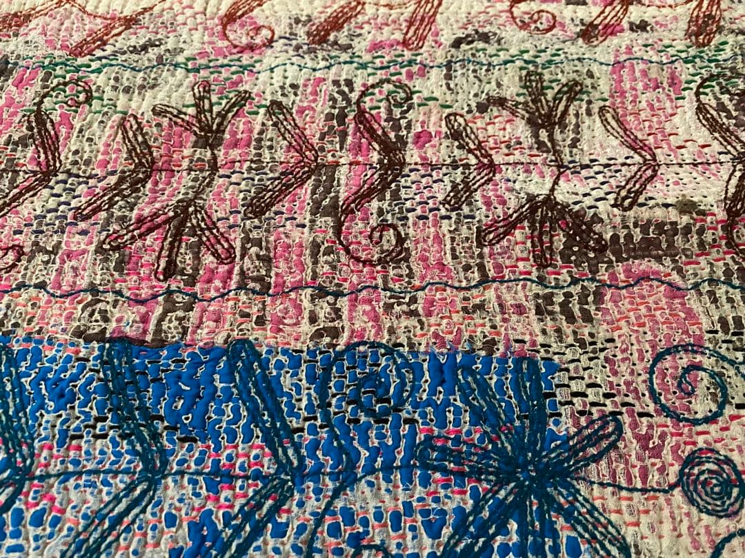 スザニ刺繍　ヴィンテージカンタキルト　セール中　インド　手仕事