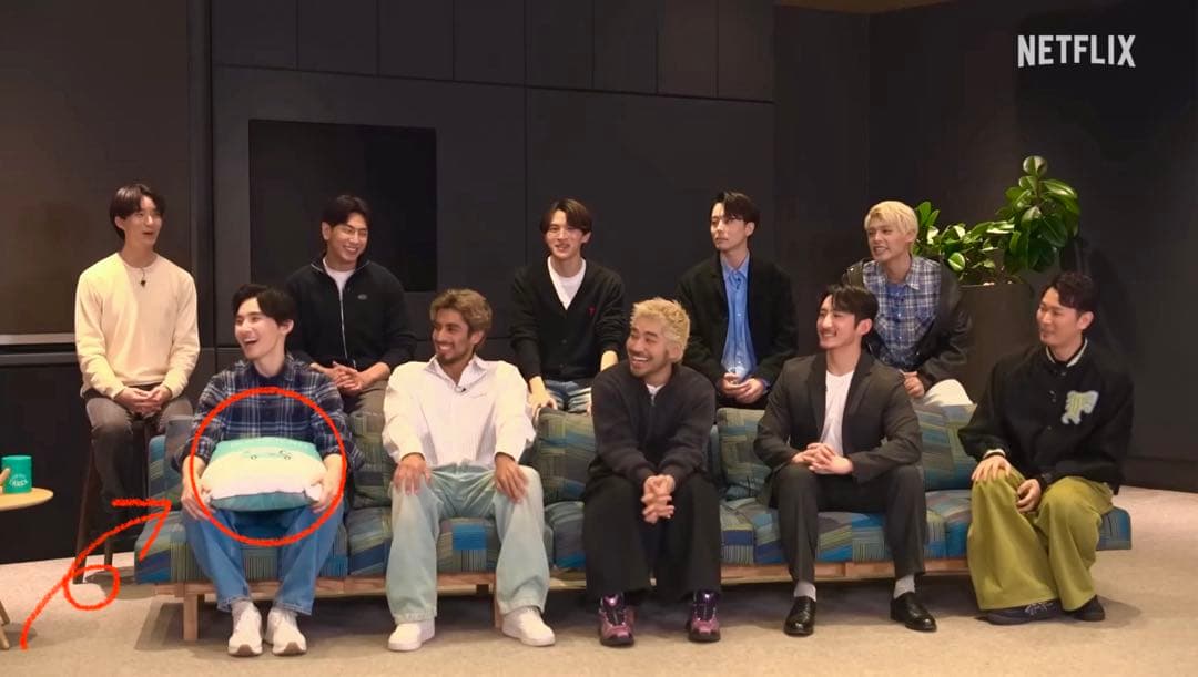 THE BOYFRIEND Season 2 niko and…クッション