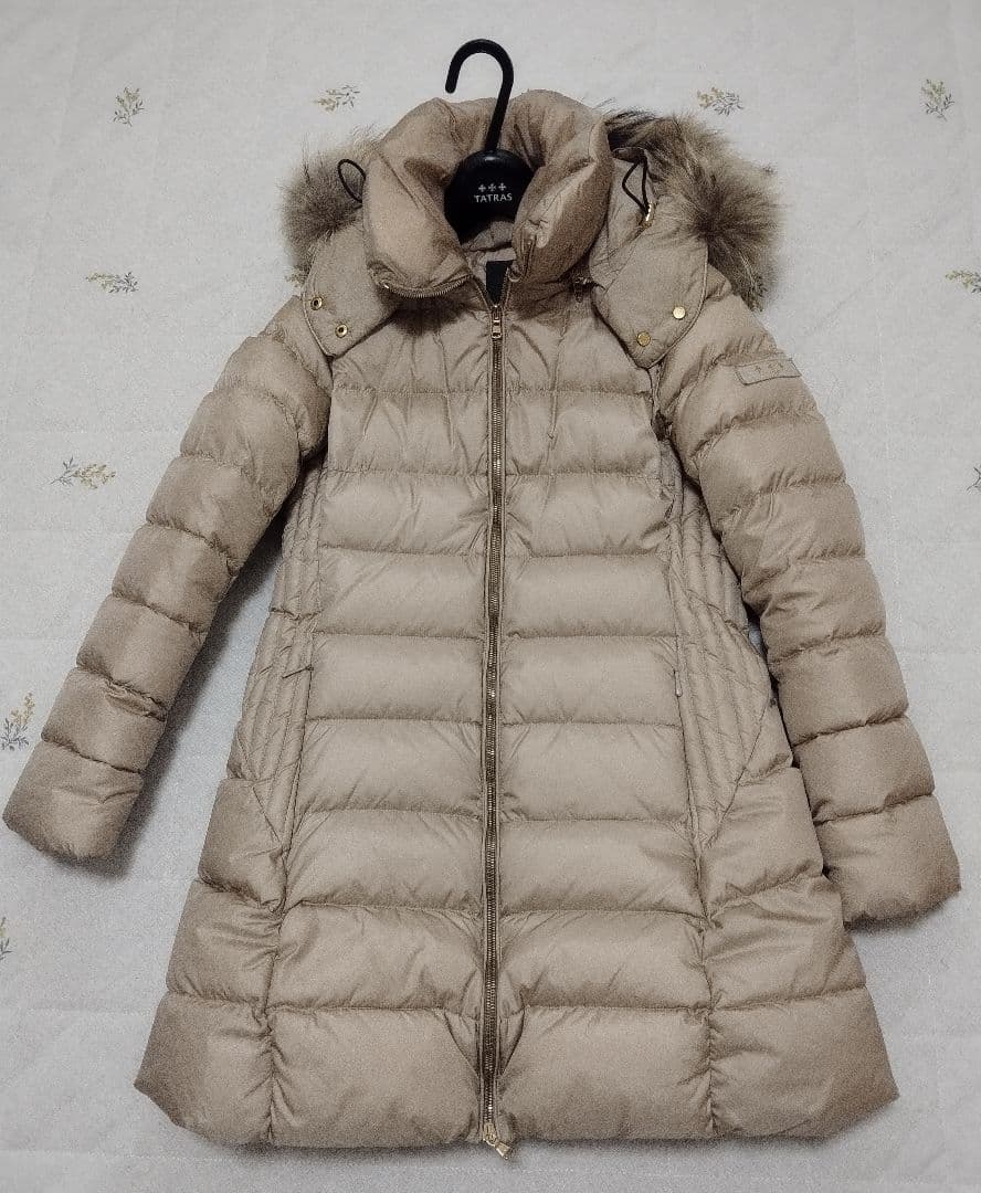 【別注】TATRAS×TOMORROWLAND　AGNELLAダウンコート　02