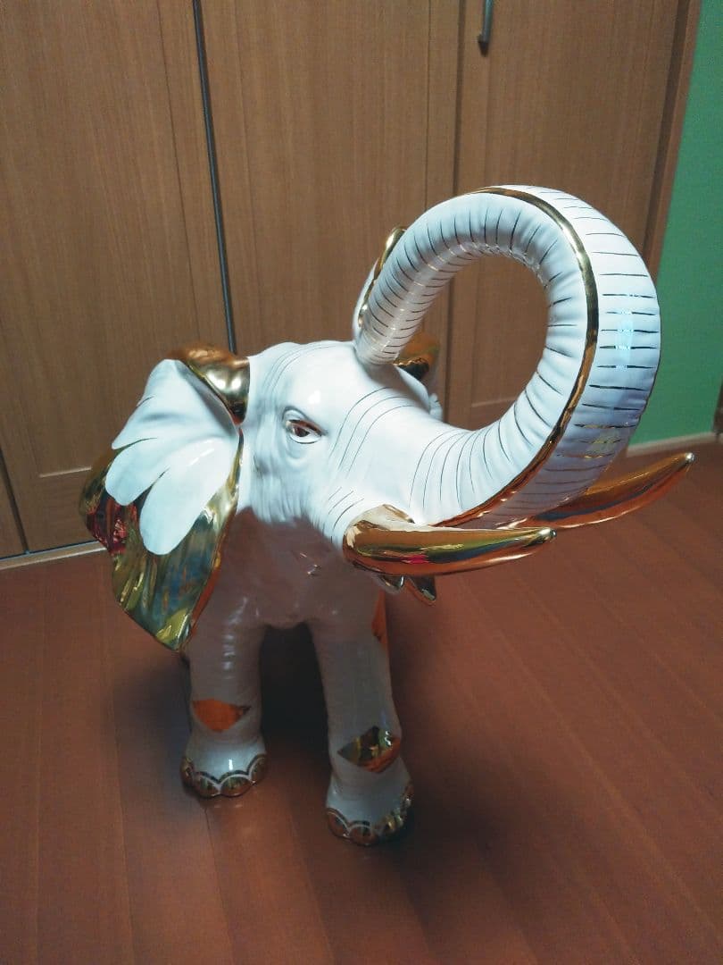 [引き取り限定]　陶器製　ゾウの置き物　‼️