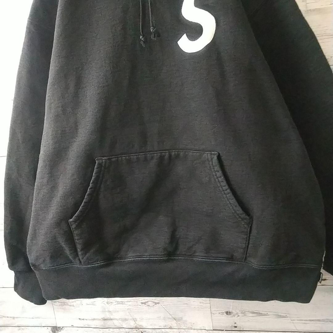 人気サイズ・デザイン☆シュプリーム 刺繍 Sロゴ パーカー バイカラー XL相当