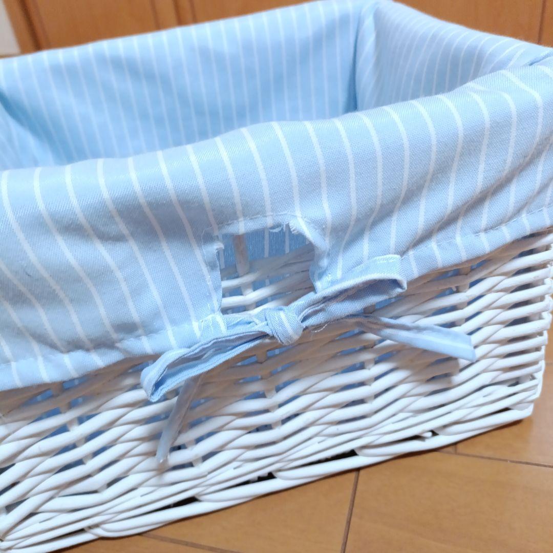 バスケット付3段フリルキャビネット　フレンチカントリー　可愛い　収納　木製　白