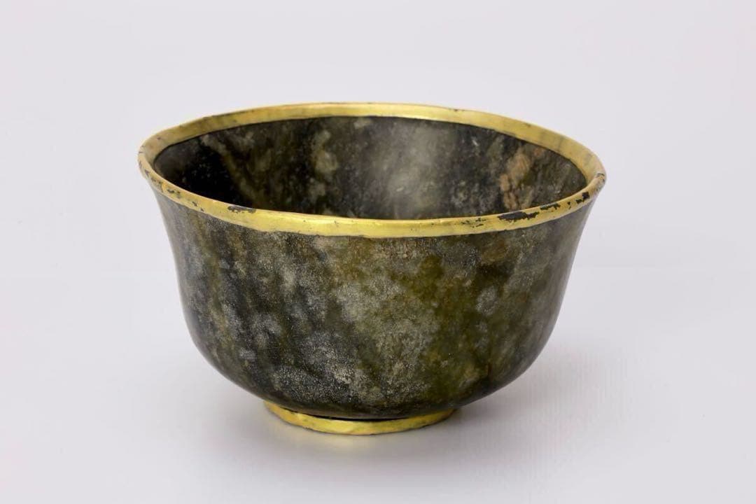 翡翠 ヒスイ 玉 石 茶碗 盃 茶道具 茶器 抹茶椀 玉器 礼器 石製 金装飾