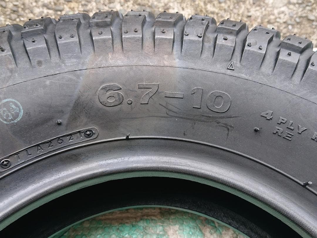 ブリヂストン製 6.7-10 タイヤ 未使用 「レクタングル」になります。