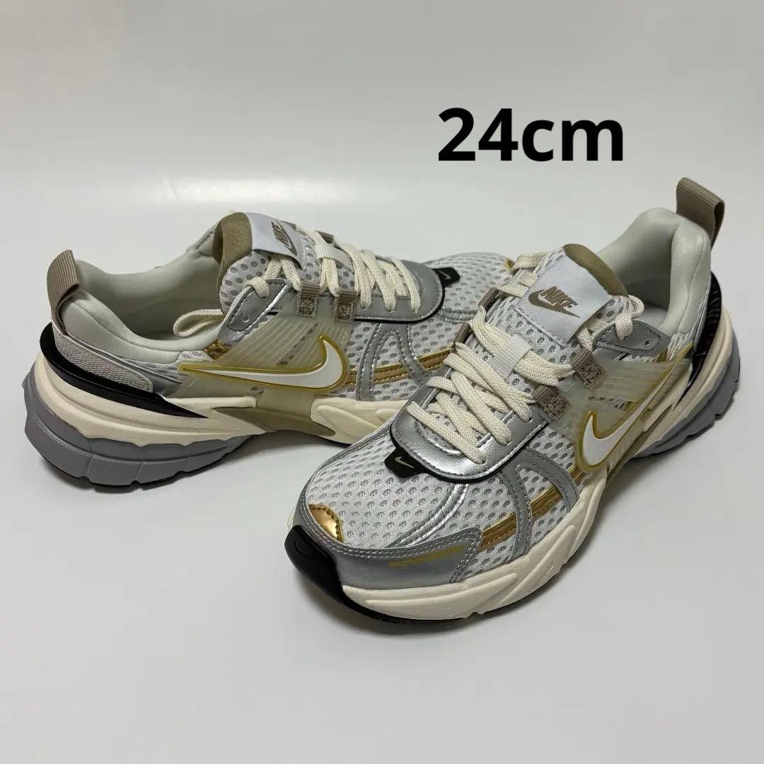 24cm 白 金 ナイキ ウィメンズ V2K ラン