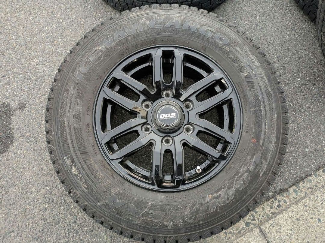 正月特価!! ハイエース使用 DOS 15インチホイールスタッドレスタイヤ②