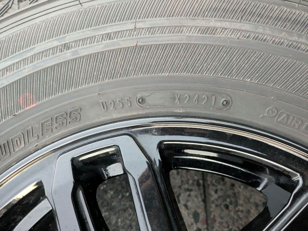 正月特価!! ハイエース使用 DOS 15インチホイールスタッドレスタイヤ②