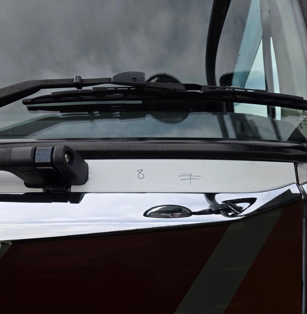 17スーパーグレート等　バラさず簡単取り付け　ワイパーパネル鏡面ステンレス