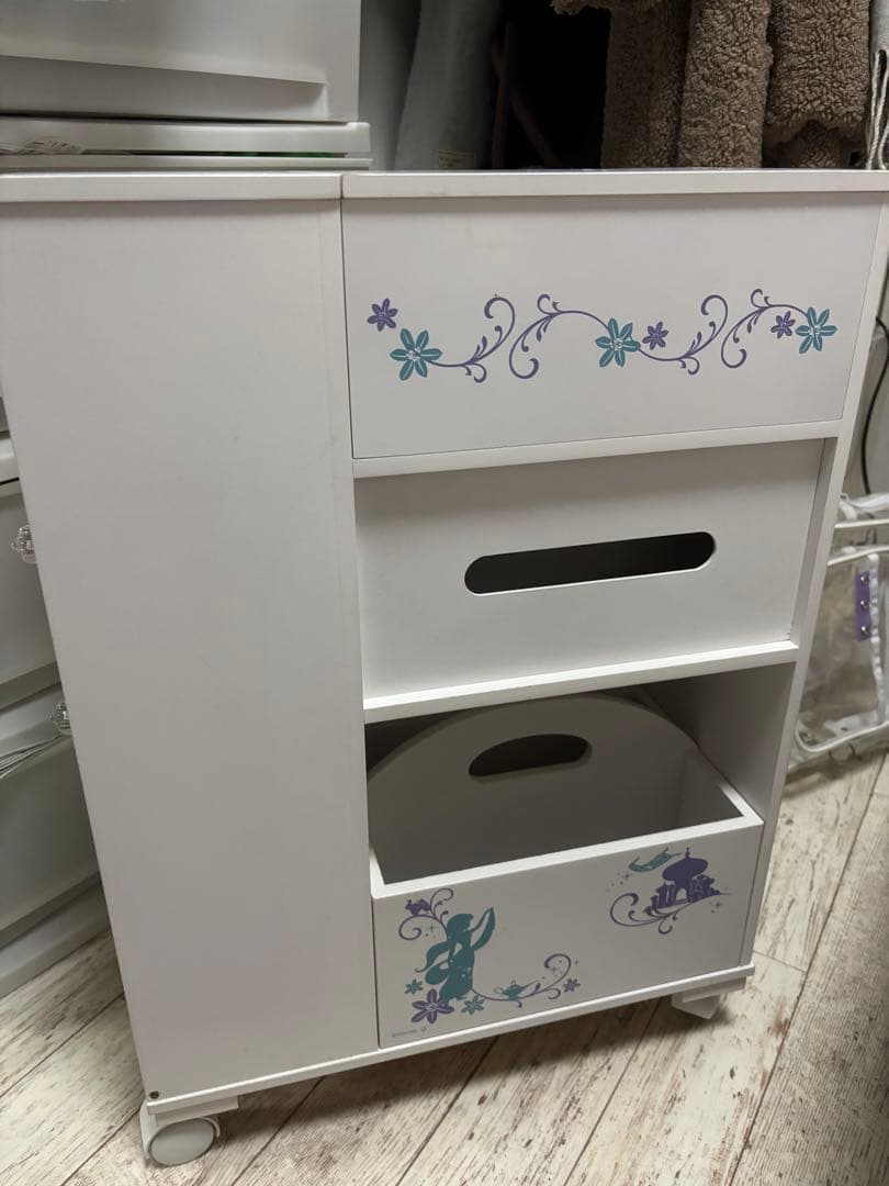 ディズニー　アラジン　ドレッサーワゴン